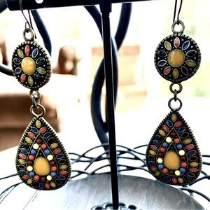 🌟 SALE $13 🌟 Vintage Antiqued Brass Enamelled Beads Boho Dangle Pierced Earrings